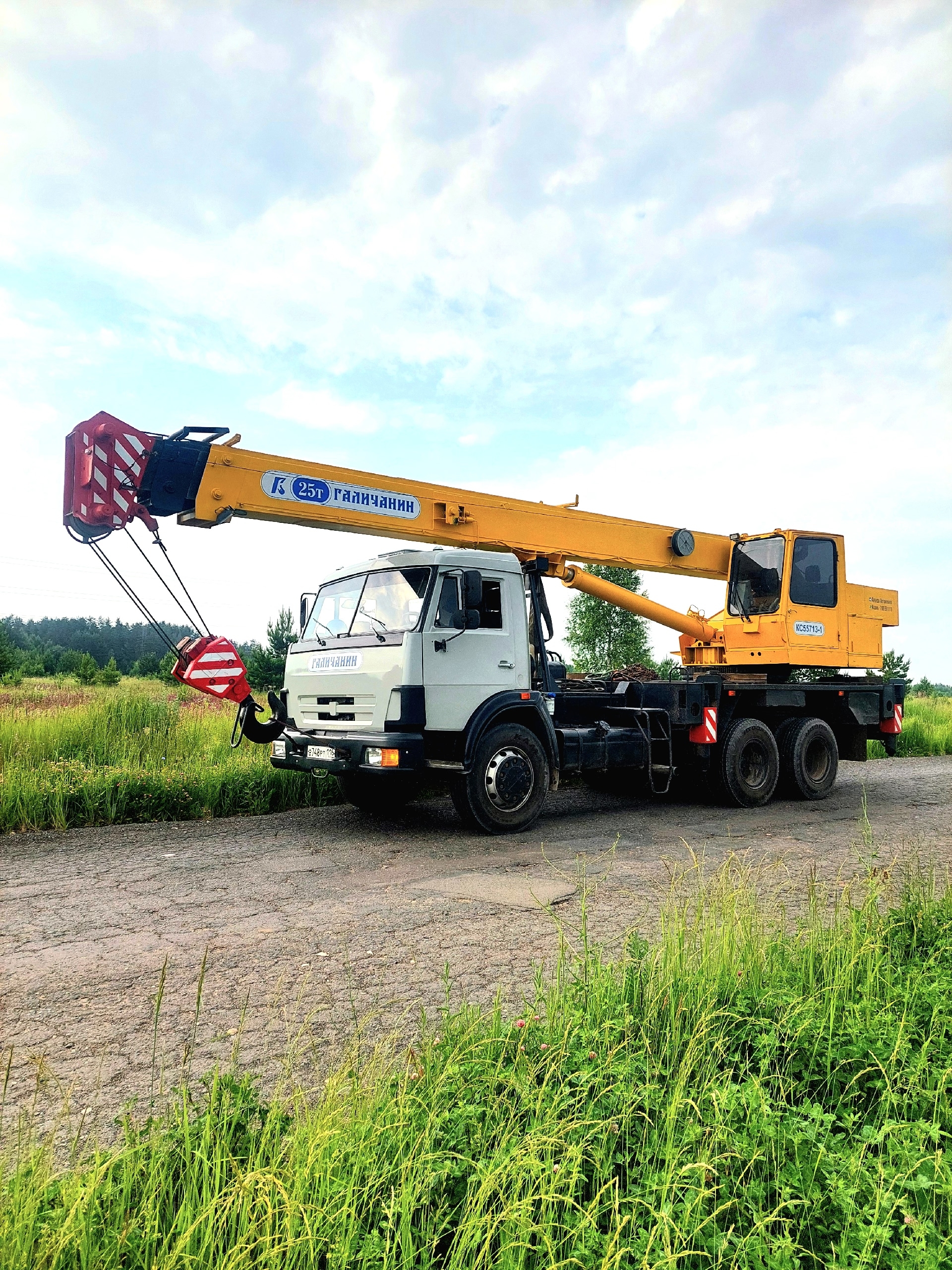 Автокран Галичанин 25 тонн, стрела 21.7м, Казань